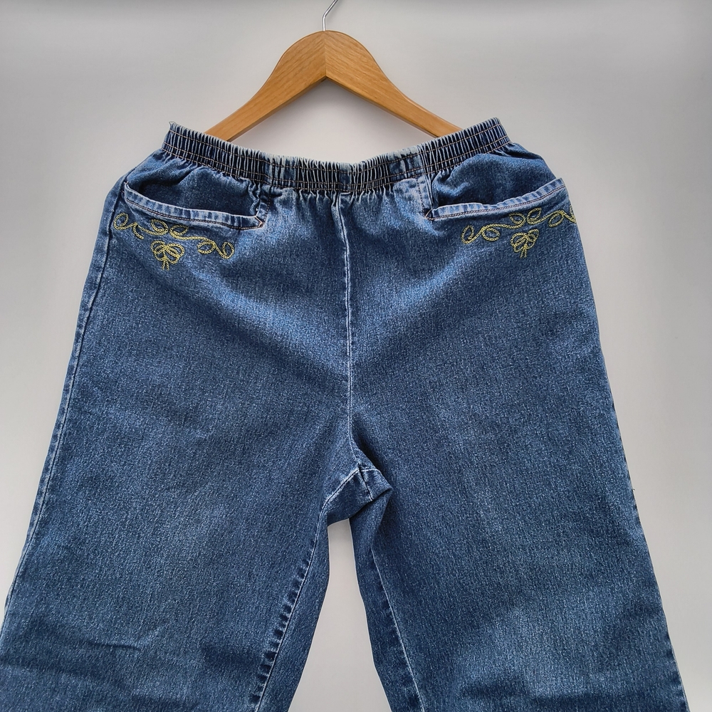 Vintage Tradition Country Collection High-Waisted Embroidered Pull-On Jeans - Picture 2 of 6